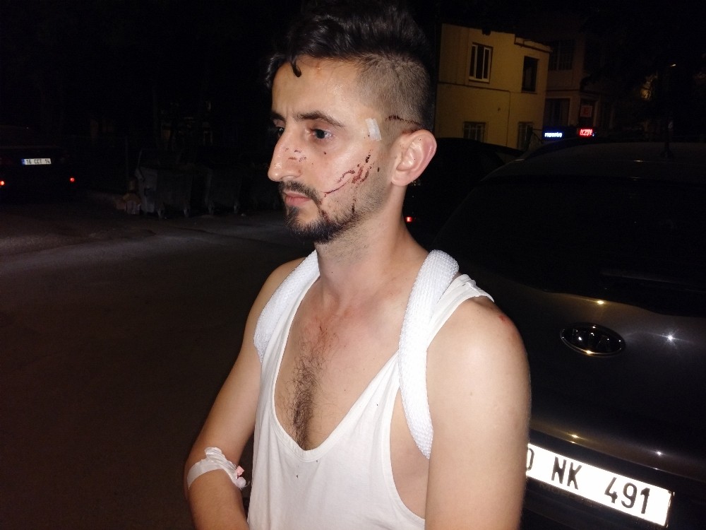 (Özel Haber) Otobüs Şoförü Tartıştığı Genci Çekiçle Dövdü