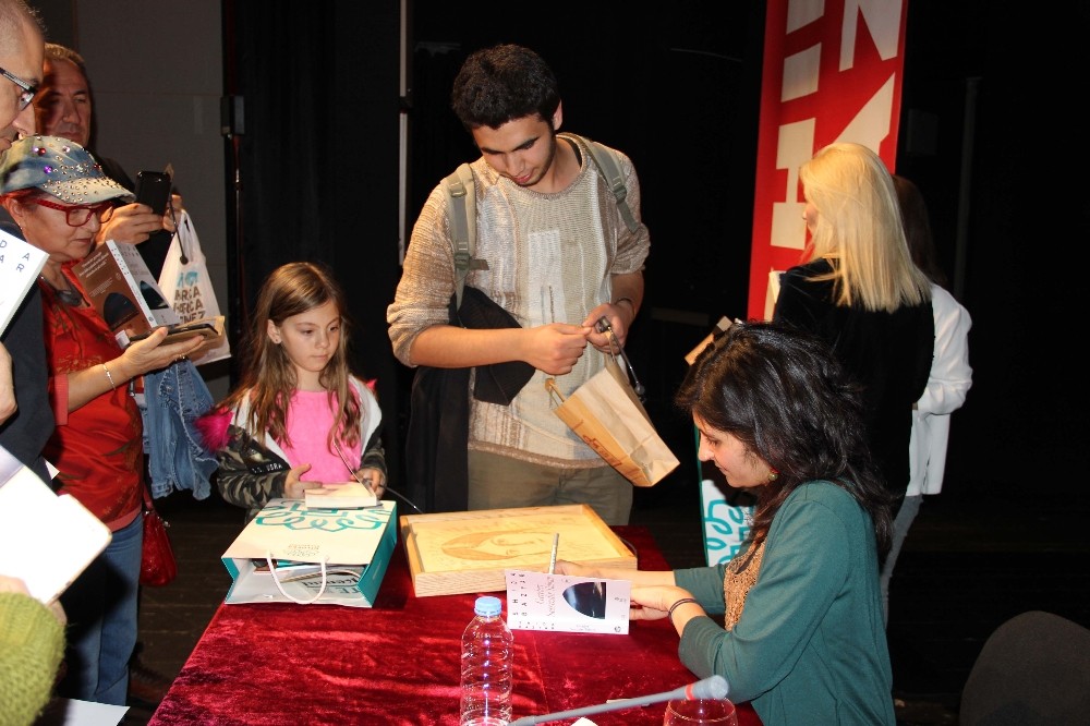 Shida Bazyar: Hiçbir Yere Ait Olamama Duygusunu Anlattım