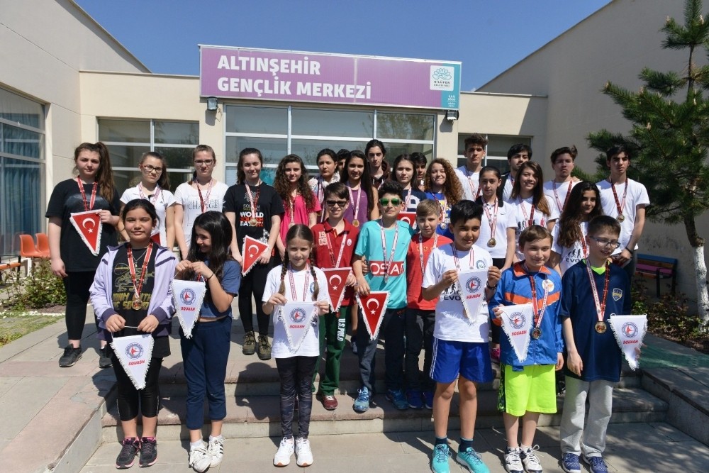 Squash Şampiyonasında Ödüller Sahiplerini Buldu