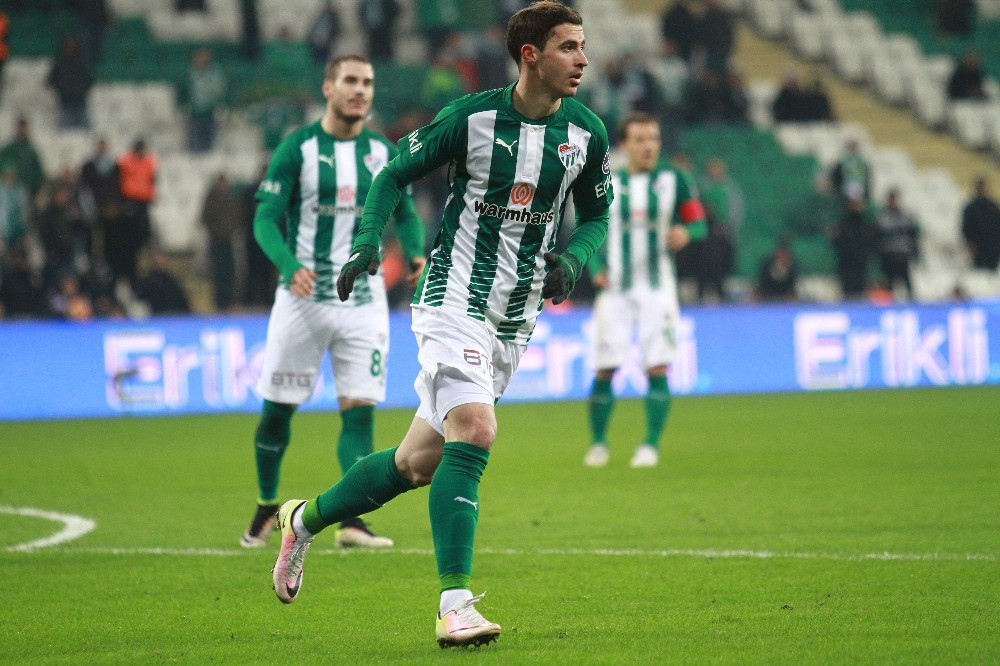 Stancu, 4 Haftadır Formasından Uzak