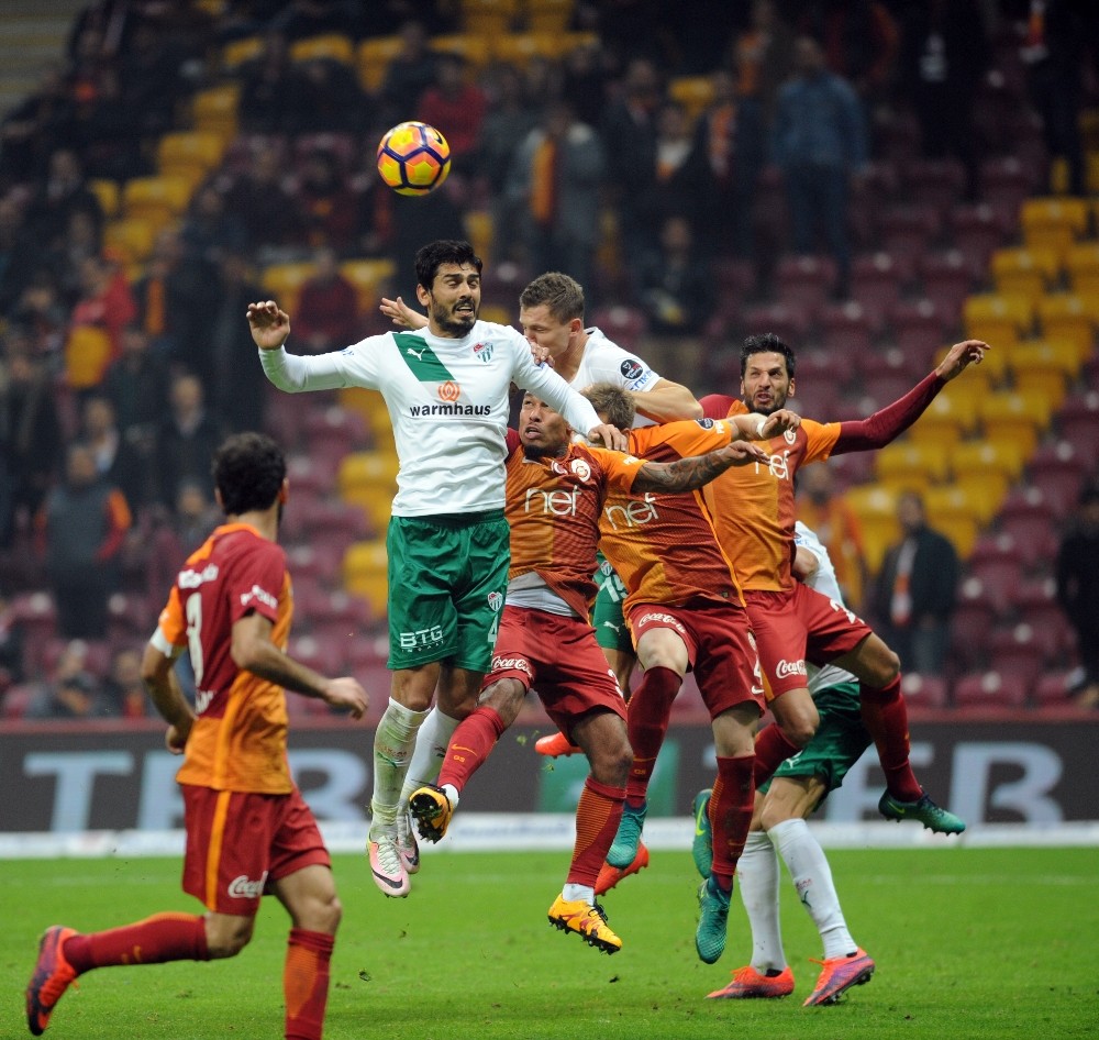 Timsah Ağır Yenilgiyi Unutturmak İstiyor