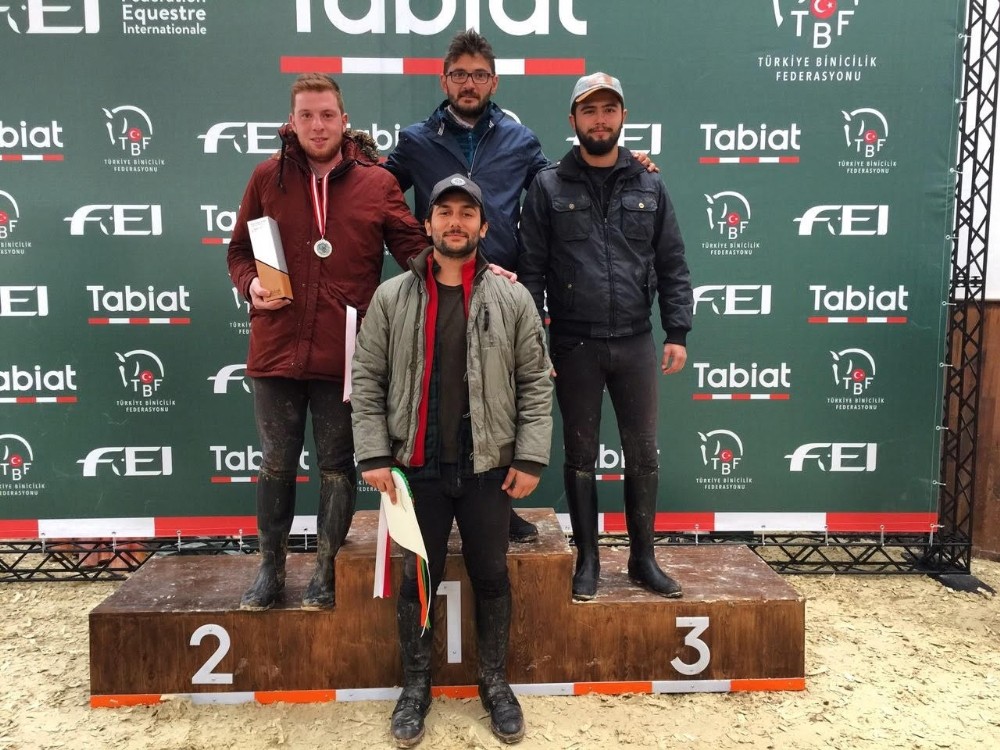 Uludağ Üniversitesi Atlı Dayanıklılık Ekibinden Şampiyonluk