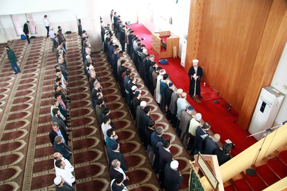 Üniversitelilerden İblidde Öldürülen Siviller İçin Gıyabi Cenaze Namazı