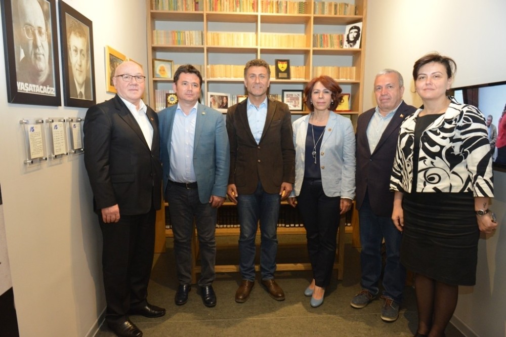 Yılmaz Akkılıç Bursa Araştırmaları Ödülünü Arın Ve Bilgin Aldı