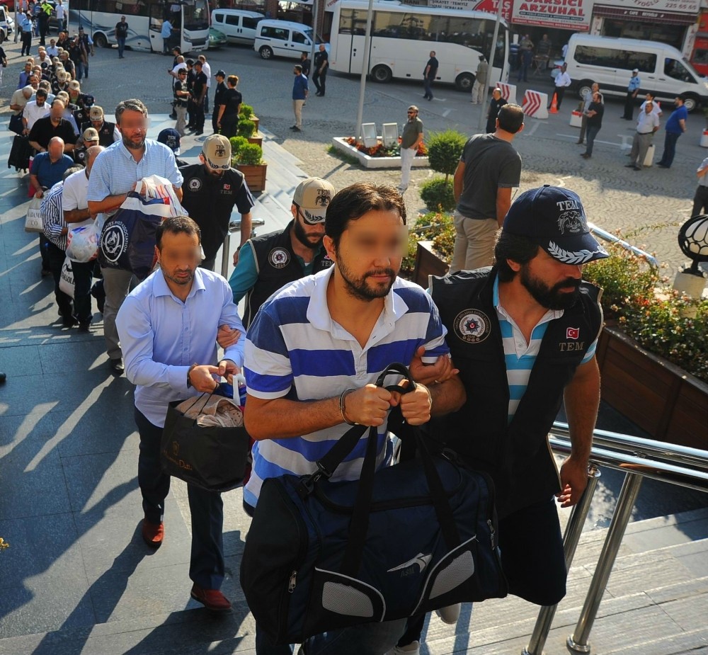 Yüklü Miktarda Bağış Yapan İş Adamlarına Fetö Saat Hediye Etmiş