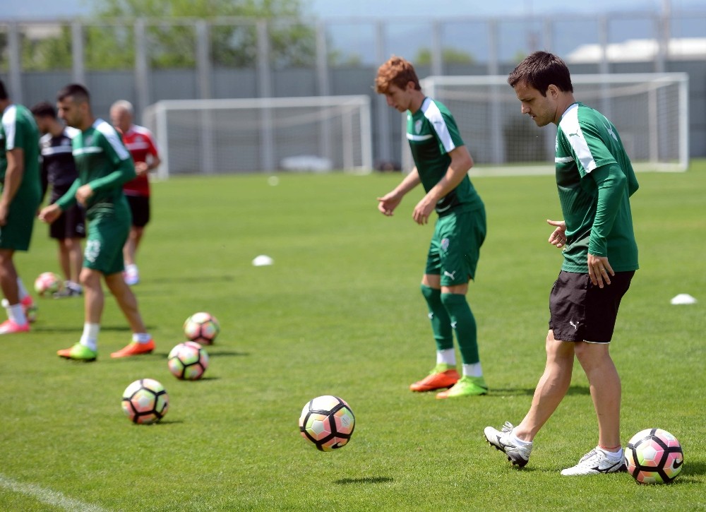 Bursasporda Trabzonspor Mesaisi Sürüyor