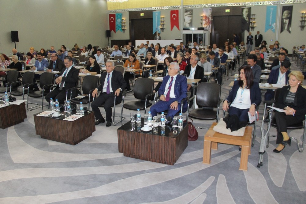 Chpnin Resmi Kedisi Şero Salondakilere Seslendi