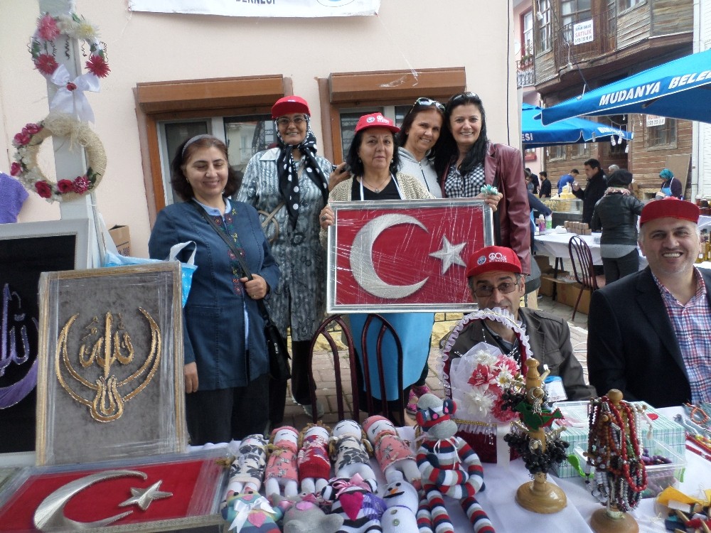 Engelliler El Emeği Ürünleri Satışa Çıkardı