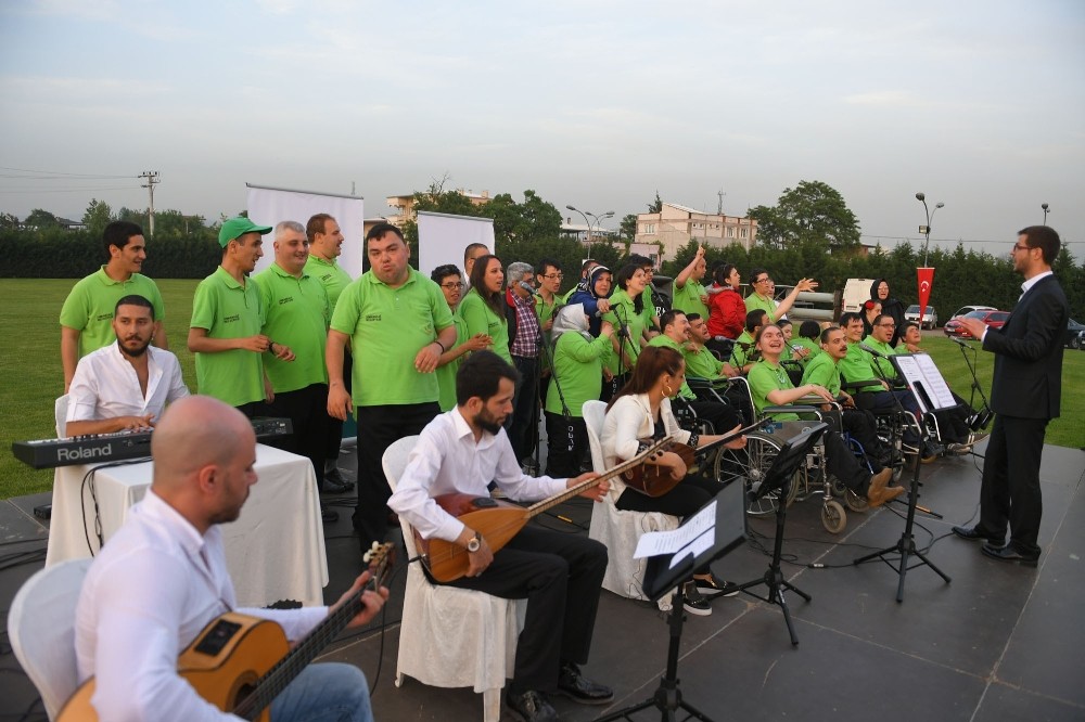 Engelsiz Korodan Muhteşem Konser