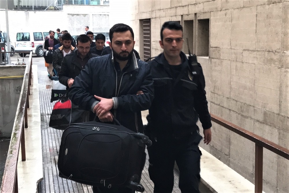 Fetö Evlerine Öğrenci Kazandırmaya Çalışan 24 Kişi Adliyeye Sevk Edildi