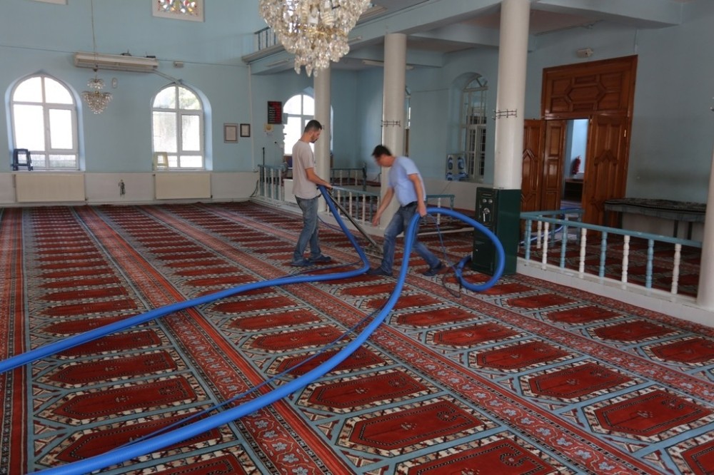 Gürsuda Camiler Ramazana Hazırlanıyor