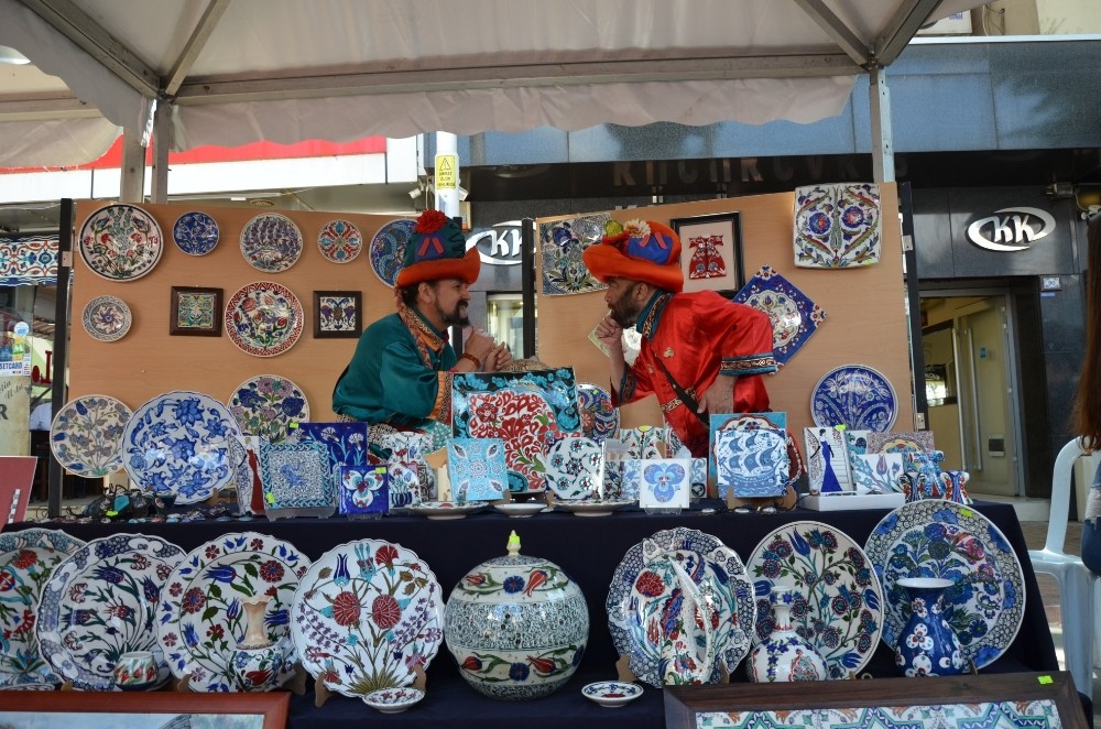 Hacivat Ve Karagöz İznikte