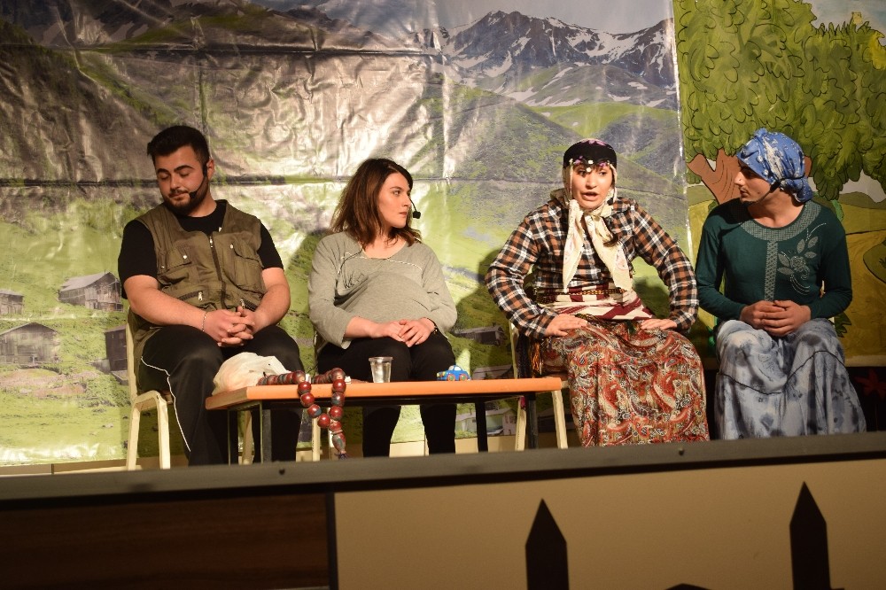 Hamsi Köyün Şifresi Büyüledi