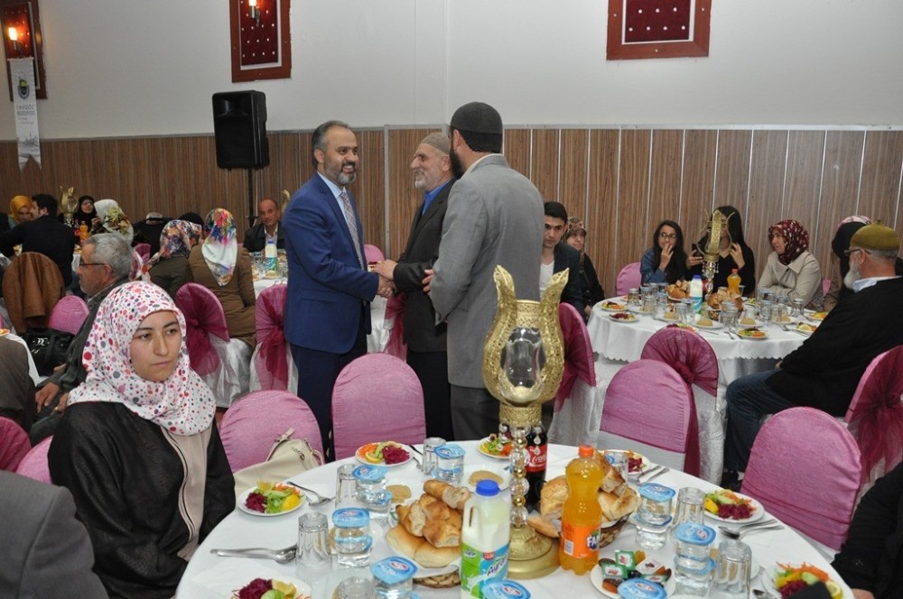 İnegöl Belediyesinden Gazi Ve Şehit Yakınlarına İftar