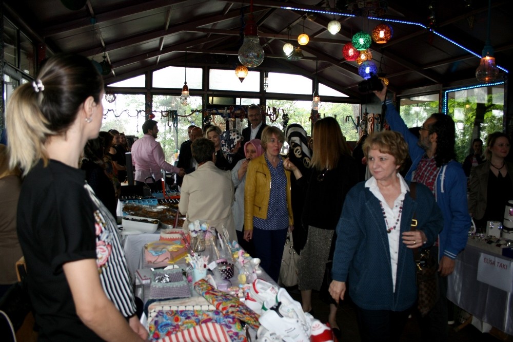 Karacabeyde Anneler Günü Panayırı