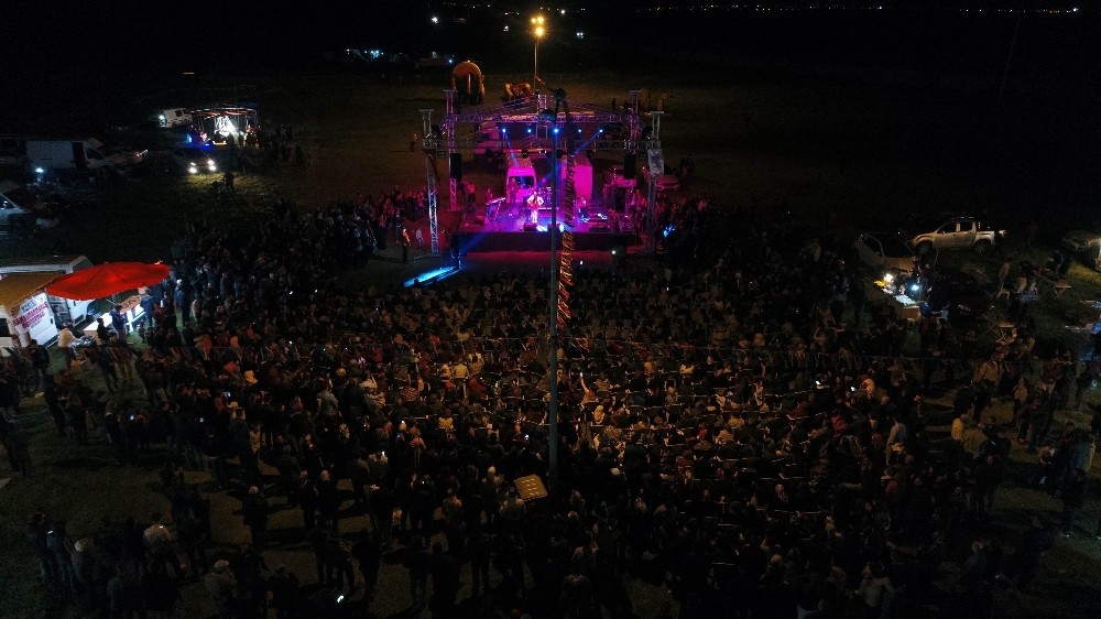 Karacabeyde Rengârenk Panayır