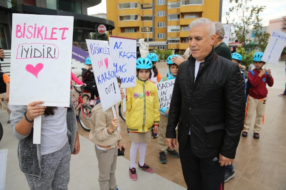 Nilüferde Öğrenciler Okullarına Bisikletle Gidiyor