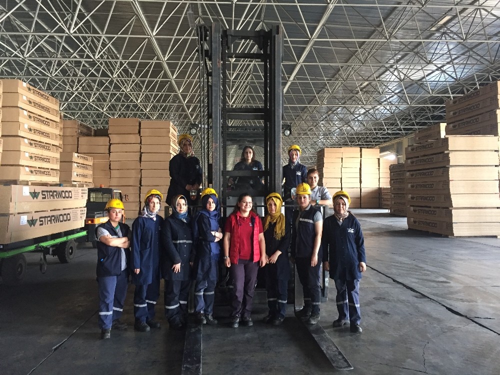 (Özel Haber) En Ağır Yükü Forklift Operatörü Anneler Kaldırıyor