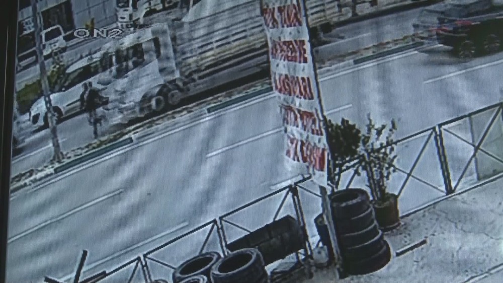 (Özel Haber) Kamyonun Çarptığı Şahıs 5 Metre Havaya Böyle Uçtu