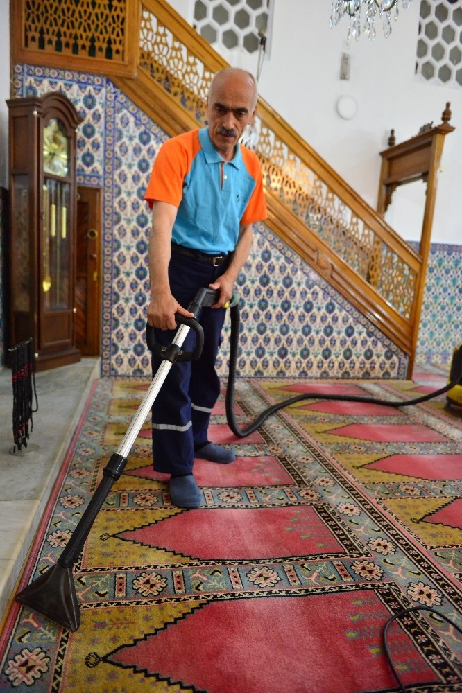 Yıldırımda Camiler Ramazana Hazır