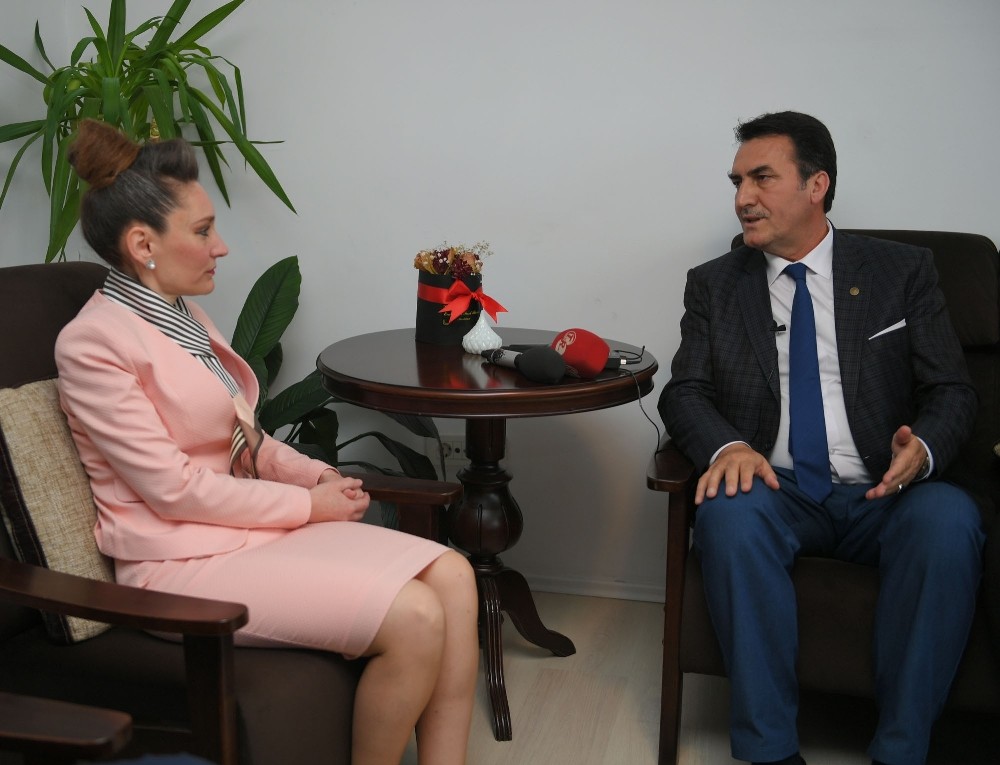 Başkan Dündar Kosovada Temaslarda Bulundu