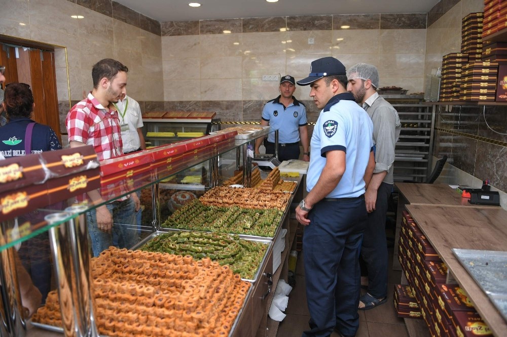 Bursada Bayram Öncesi Zabıtadan Tatlı İmalathanelerine Baskın