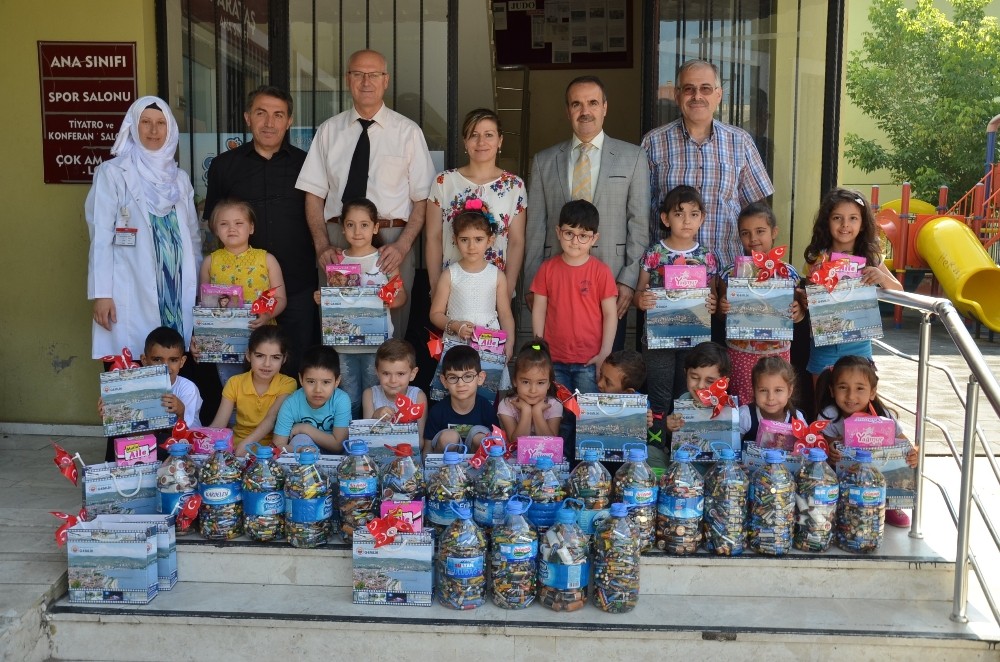 Çevreci Miniklere Büyük Alkış