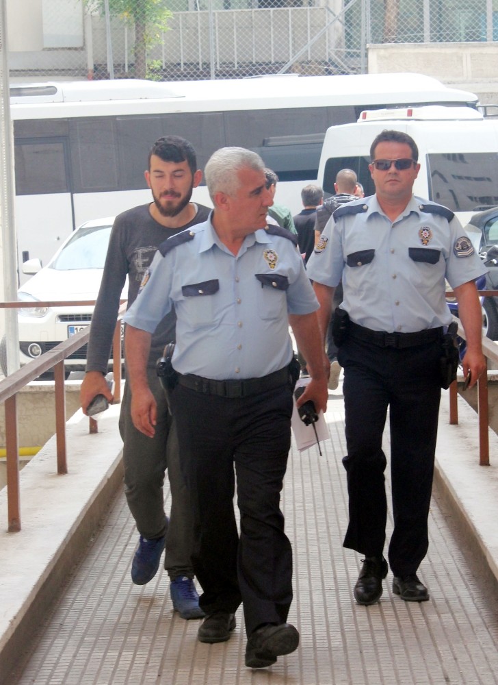 Evine Giren Hırsızı Bıçaklayan Şahıs Adliyeye Sevk Edildi