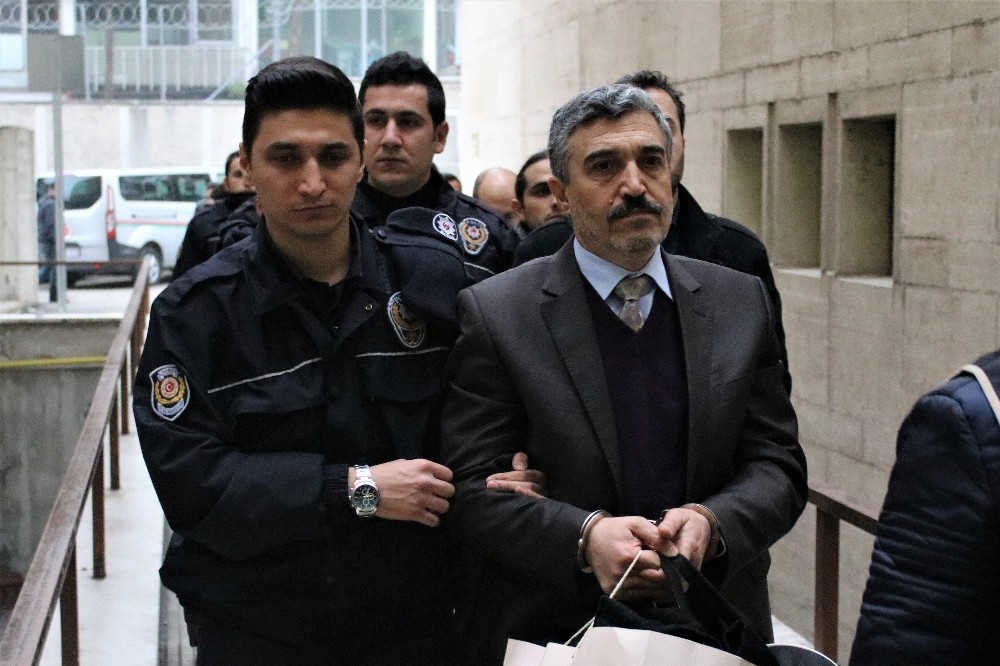 Fetöden Yargılanan Dekana Tahliye