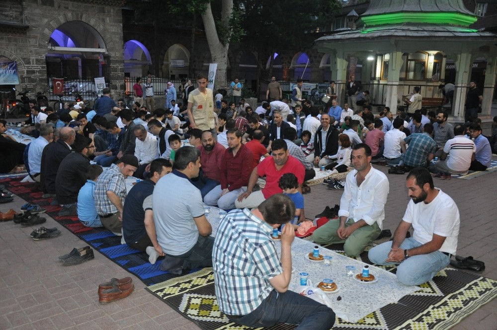 İhhdan Ümmet İftarı