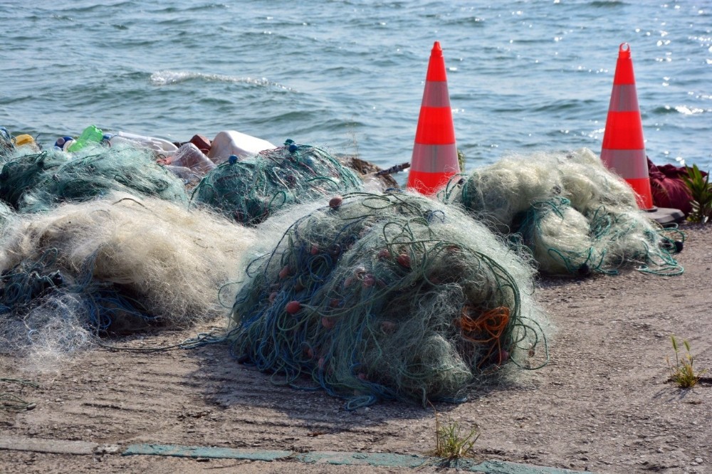 İznik Gölünde Kaçak Avlananların Ağlarına El Konuldu