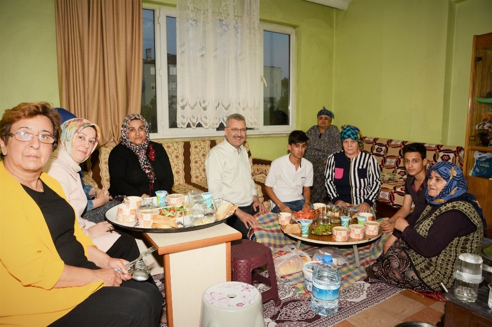 Karacabey Belediyesinin Ramazan Etkinliklerine Tam Not