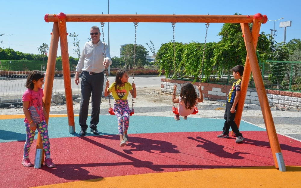 Karacabeyde Şehit Pilot Yüzbaşı Acarca Parkında Tadilat Çalışmaları Tam Gaz Sürüyor