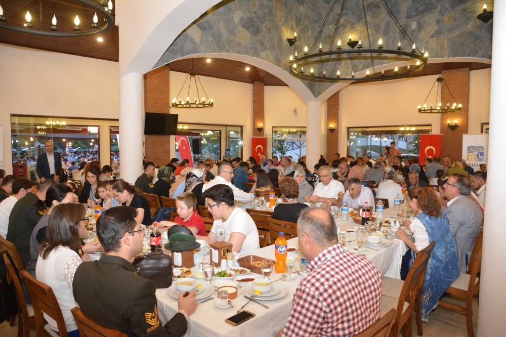 Karacabeyde Şehit Ve Gazi Aileleri İftarda Buluştu