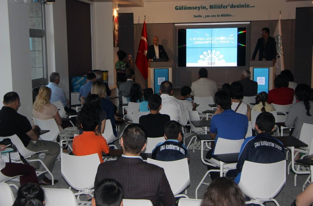 Nilüfer Belediyesi  Atık Yağ Toplayan Okulları Bilgisayarla Ödüllendirdi