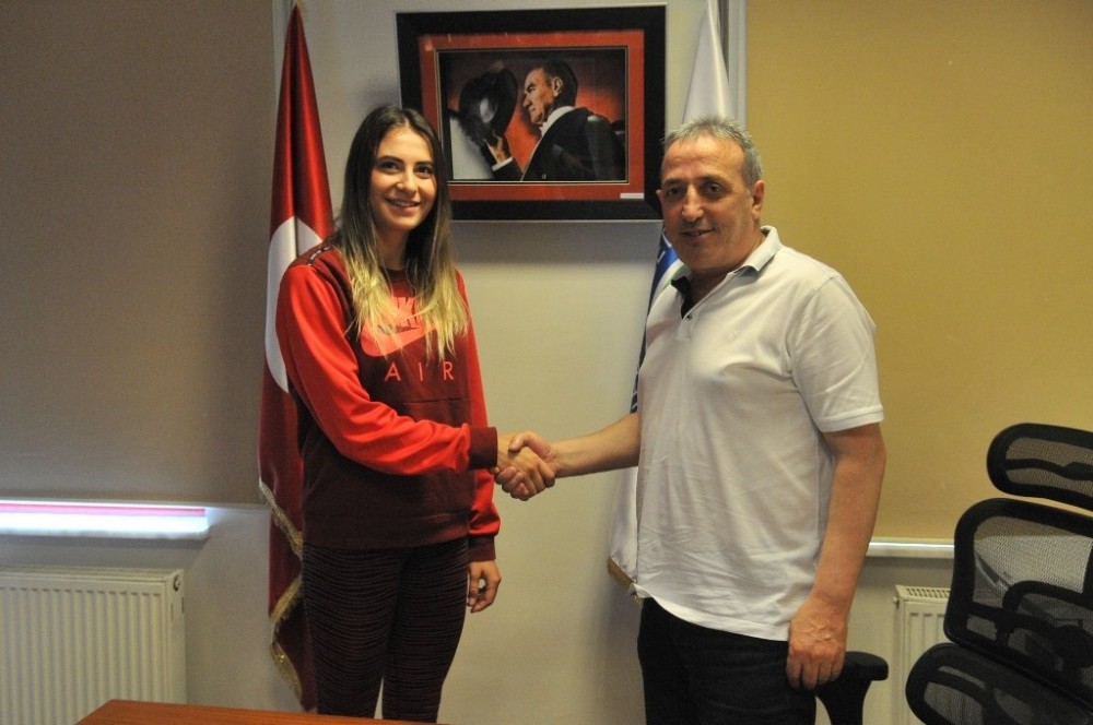 Nilüferde Transferler Sürüyor