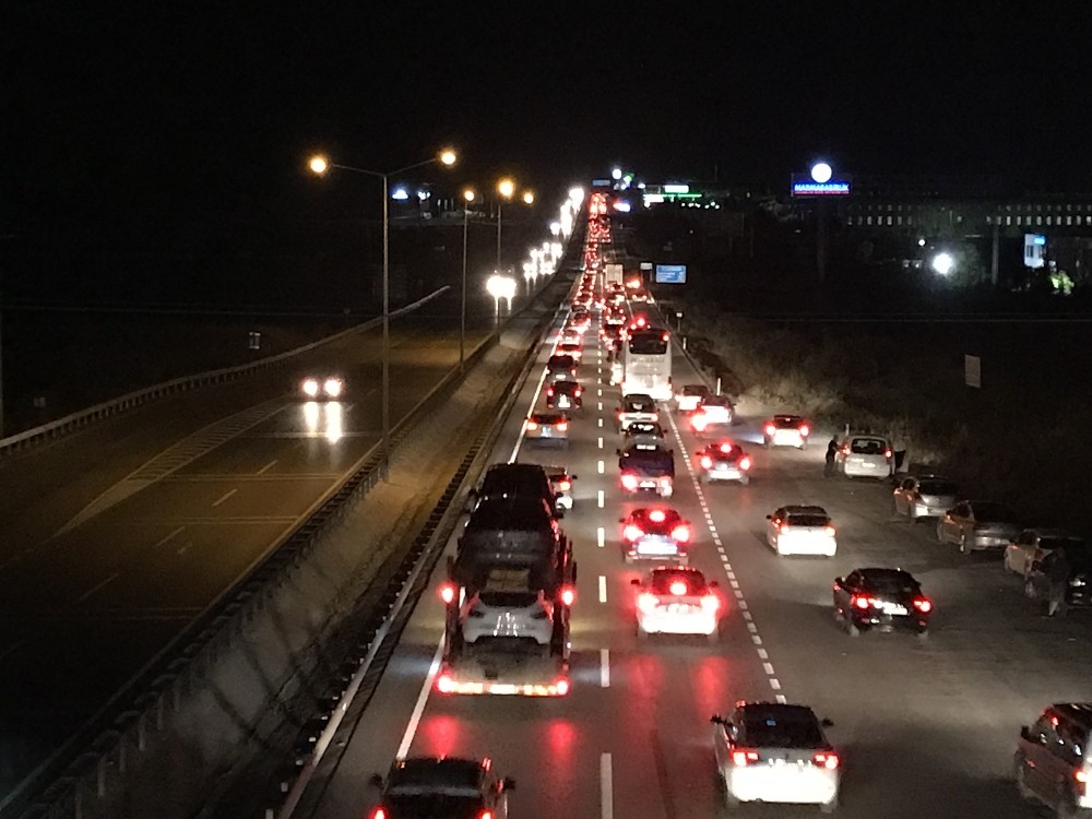 Otoyolda Bayram Trafiği Başladı