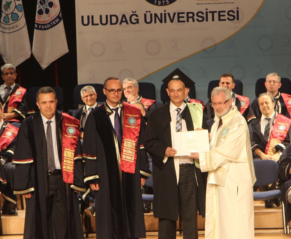 (Özel Haber) Ameliyattan Çıkıp Derse Girdi, Ziraat Fakültesini İkincilikle Bitirdi