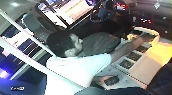 (Özel Haber) Minibüsteki Paraları Çalarak Kayıplara Karıştı