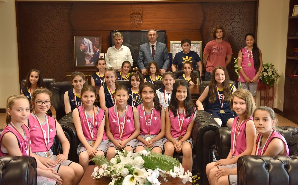 Potanın Yıldızları Kupalara Ambargo Koydu