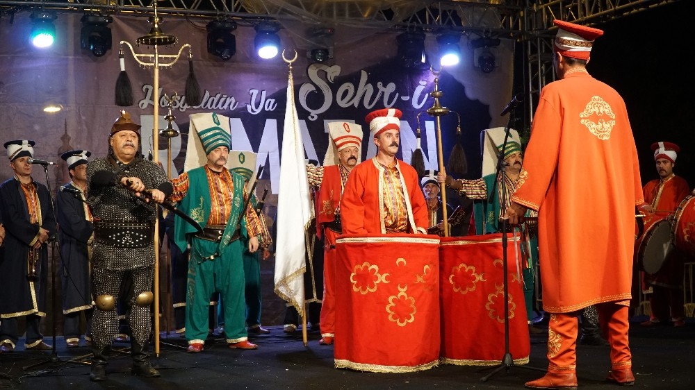 ‘Şehr-İ Ramazana ‘Mehter İmzası