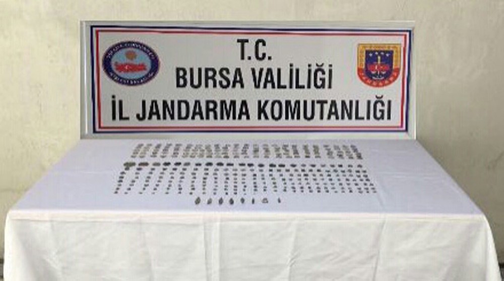 Tarihi Eserleri Satamadan Yakalandılar