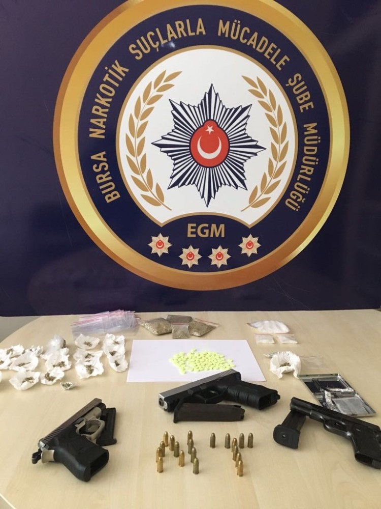 Uyuşturucu Satıcılarına Darbe: 5 Gözaltı