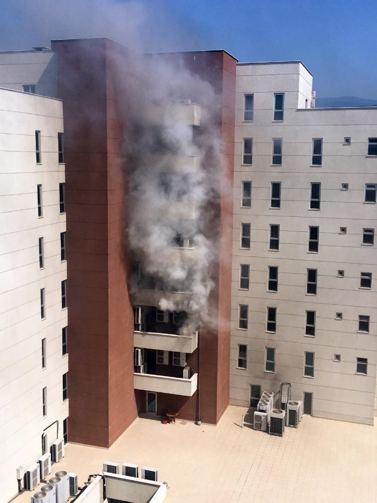 Adliyede Yangın Paniği