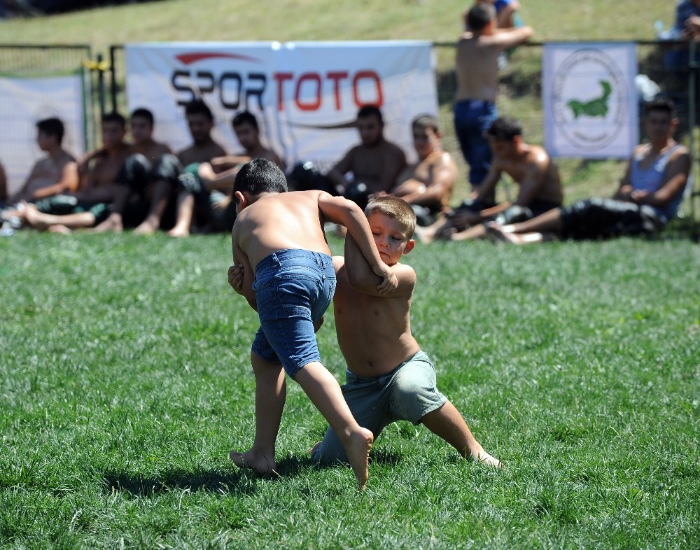 Başbakan Yardımcısı Çavuşoğlu, 18. Batı Trakyalılar Panayırına Katıldı