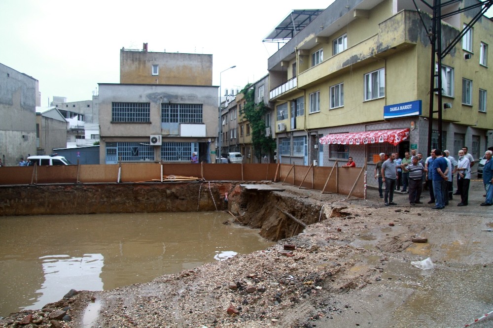 Bursada Çökme Tehlikesi Bulunan İki Bina Boşaltıldı