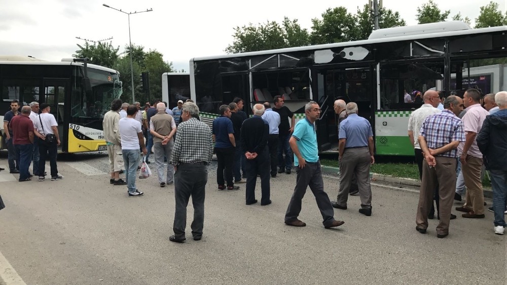 Bursada Yolcu Otobüsleri Çarpıştı: 4 Yaralı
