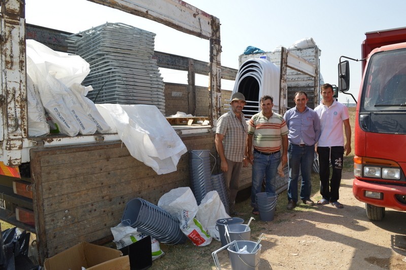 Büyükşehirden Besicilere Buzağı Kulübesi