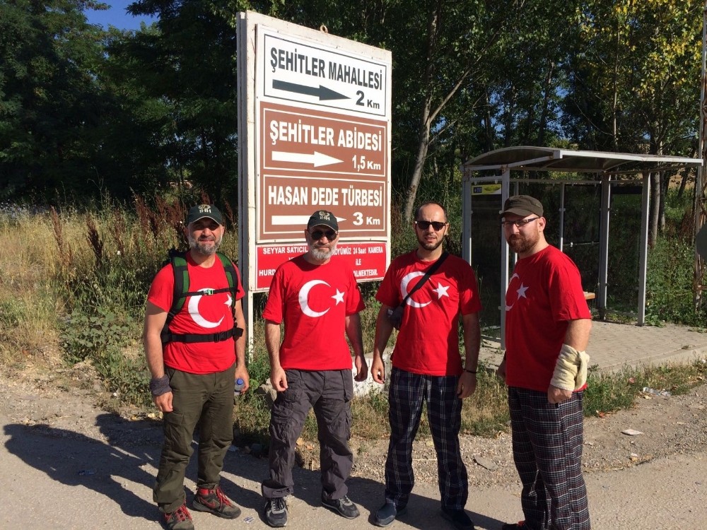 İnegölden Bursaya Şehitler İçin Yürüdüler