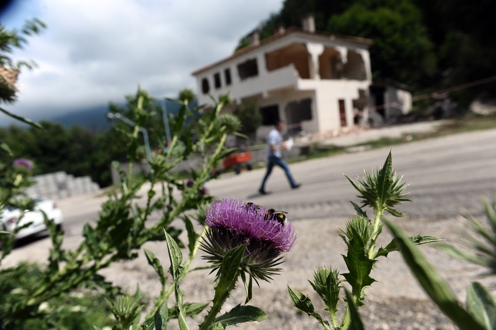 (Özel Haber) 28 Yıl Süren Dava Sonunda Köy Konağı Yıkıldı